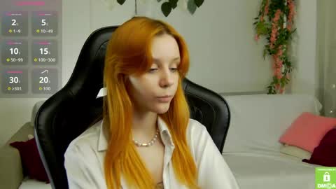 rachel__lips online show from May 2, 9:03 am