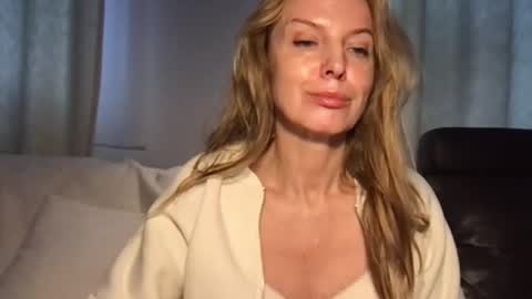 Rachel online show from December 21, 9:44 am