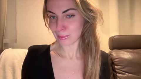 Rachel online show from February 17, 9:30 pm