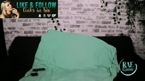 Rae Quinn and Doctor Dustin online show from April 3, 3:15 am