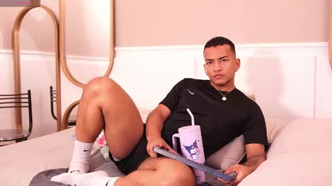 rafa_cruz online show from April 19, 9:06 pm