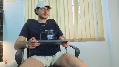 R A F A E L online show from March 25, 8:59 pm