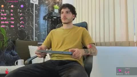 R A F A E L online show from March 29, 8:09 pm