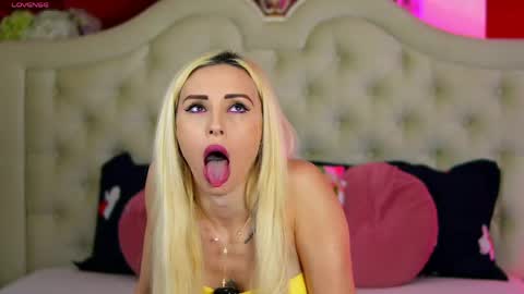 ragazzabellasquirt online show from June 2, 5:20 am