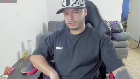 ragnar_lothbrok77 online show from April 8, 4:29 pm