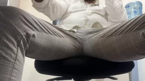 youngstud online show from July 1, 9:47 pm