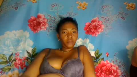 Snapshot of raiisaaa chatting on July 23, 8:07 pm raiisaaa online show from July 23, 8:07 pm