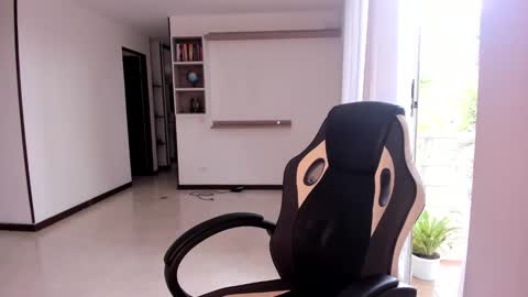 Jennyindependent model . online show from March 18, 8:01 pm