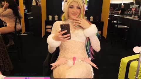 Snapshot of rainbowslut chatting on February 7, 1:20 am Mary Rainz online show from February 7, 1:20 am