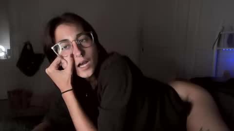 Snapshot of raiyvyn chatting on September 17, 3:52 am Ray Ray online show from September 17, 3:52 am