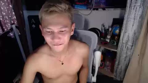 ralfhuge24 online show from March 31, 2:35 am