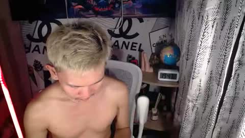 ralfhuge24 online show from April 17, 11:46 am