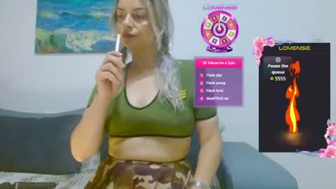 Snapshot of ramonaanca99 chatting on June 23, 8:18 pm Kim-Hot-Girl online show from June 23, 8:18 pm