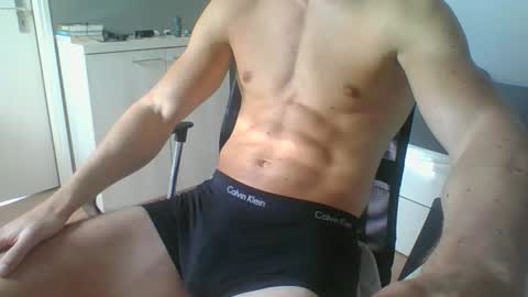 Snapshot of ramonjoosse2001 chatting on May 14, 11:50 am ramonjoosse2001 online show from May 14, 11:50 am