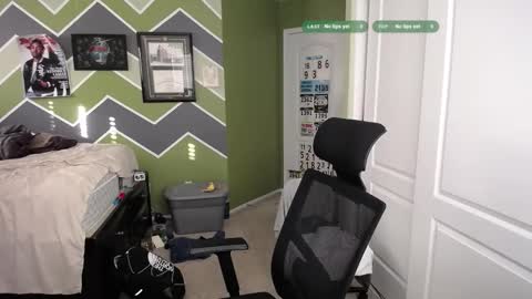 Snapshot of randomink3 chatting on January 18, 4:44 pm randomink3 online show from January 18, 4:44 pm