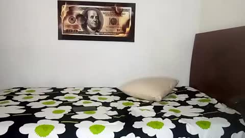 Snapshot of rangel_sex chatting on July 20, 6:43 pm Rangel and Lola online show from July 20, 6:43 pm