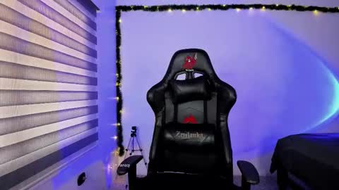 Jonas online show from February 12, 4:24 pm