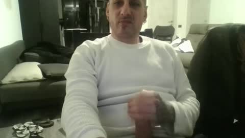 Snapshot of rapzerr chatting on February 5, 6:37 pm rapzerr online show from February 5, 6:37 pm