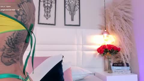 Snapshot of raquelhyde_ chatting on June 13, 7:23 pm raquel Hyde online show from June 13, 7:23 pm