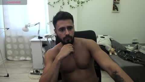 Snapshot of raulmaxel chatting on July 6, 5:59 am RaulMaxel online show from July 6, 5:59 am