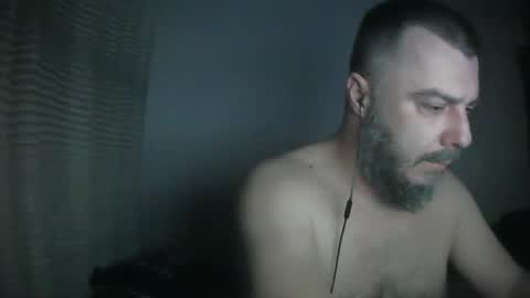 Snapshot of ravart43 chatting on March 15, 12:05 am ravart43 online show from March 15, 12:05 am