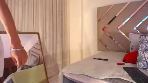 RAVEN FOXTER online show from July 16, 12:38 am