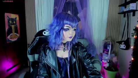Snapshot of ravencollen chatting on June 30, 9:05 pm ravencollen online show from June 30, 9:05 pm