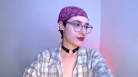 Snapshot of ravendarkness_ chatting on August 1, 6:56 am ravendarkness_ online show from August 1, 6:56 am