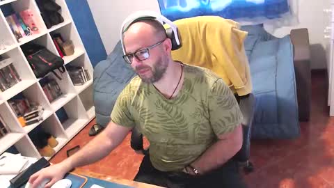 ravingr3d3 online show from March 12, 9:59 am