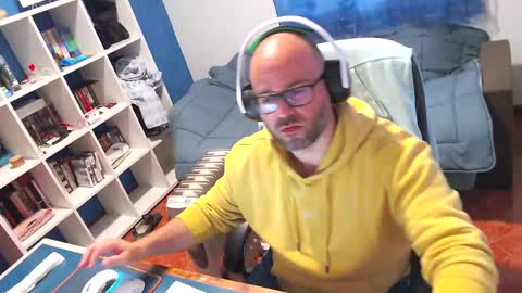 ravingr3d3 online show from April 14, 1:28 pm