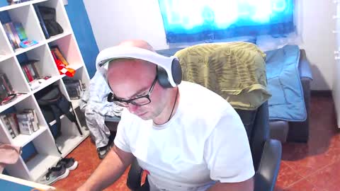 ravingr3d3 online show from May 20, 11:16 am
