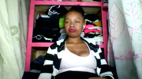 Snapshot of rayana_69 chatting on May 16, 12:07 am rayana_69 online show from May 16, 12:07 am