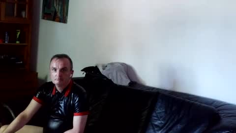 Snapshot of raybarbieri chatting on July 2, 6:36 pm raybarbieri online show from July 2, 6:36 pm