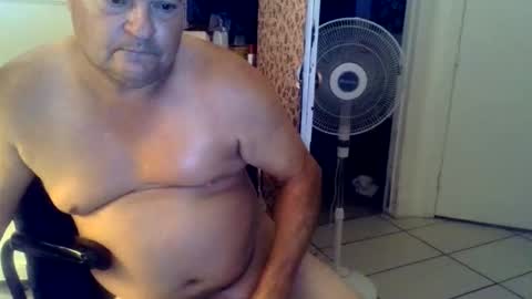 raymanjr52 online show from April 21, 1:42 am