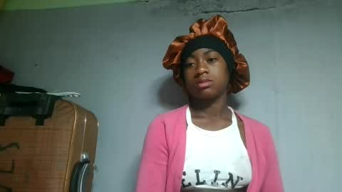 razafy922472 online show from June 20, 7:38 pm