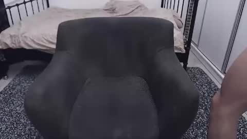 Snapshot of razvan_corneliu chatting on December 16, 2:25 am Razvan online show from December 16, 2:25 am