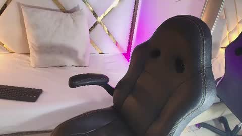 Snapshot of real_doncella_pussy chatting on June 12, 3:11 pm DONCELLA online show from June 12, 3:11 pm