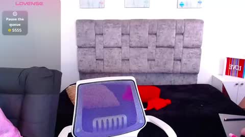 realbadbxtch_ online show from May 24, 9:53 pm