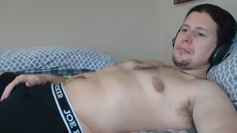 Snapshot of realityunplugged chatting on December 9, 12:40 pm realityunplugged online show from December 9, 12:40 pm