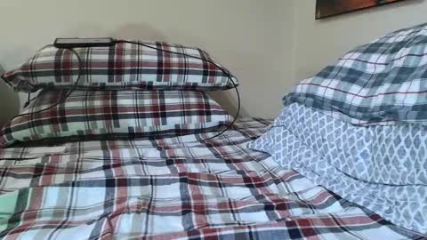 Snapshot of realityunplugged chatting on February 15, 7:51 am realityunplugged online show from February 15, 7:51 am