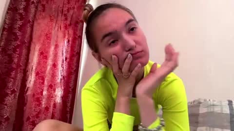 Risa online show from June 12, 3:33 pm