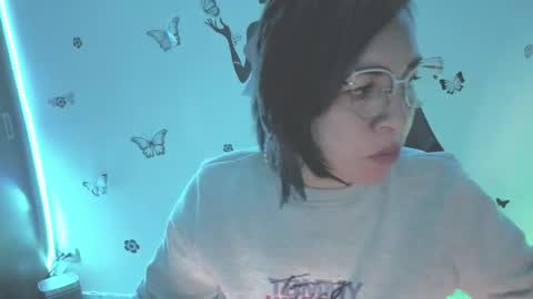 Rebbeca online show from April 12, 10:31 am