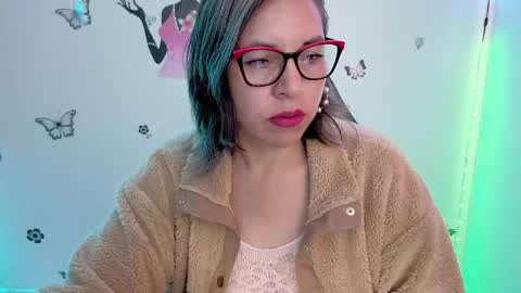 Rebbeca online show from June 3, 1:46 pm