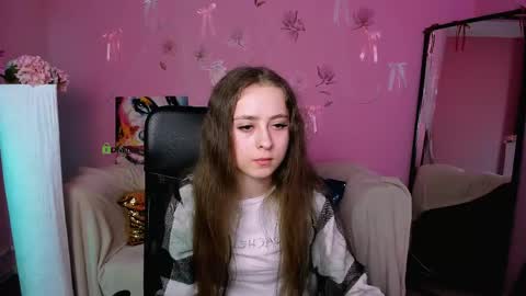 Snapshot of rebecca_smile_ chatting on April 20, 12:19 pm rebecca_smile_ online show from April 20, 12:19 pm
