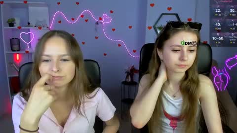 Snapshot of rebecca_smile_ chatting on May 11, 12:33 pm rebecca_smile_ online show from May 11, 12:33 pm