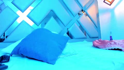 rebeccamitchell_ online show from June 4, 2:12 pm
