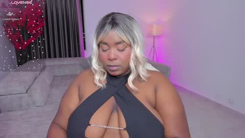 Snapshot of rebeka_spencer chatting on January 24, 3:22 am rebeka online show from January 24, 3:22 am