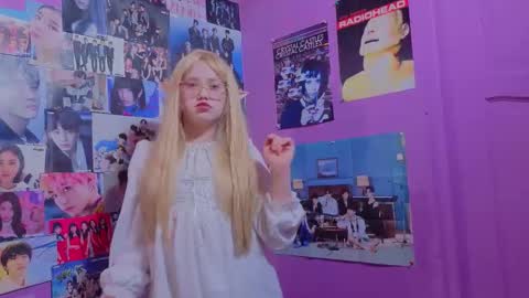 Lara online show from February 14, 8:16 pm