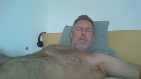Red online show from May 29, 11:52 am
