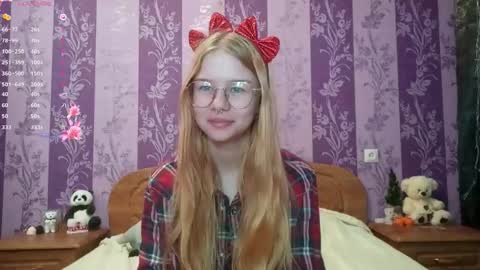 Mia online show from December 20, 7:26 am